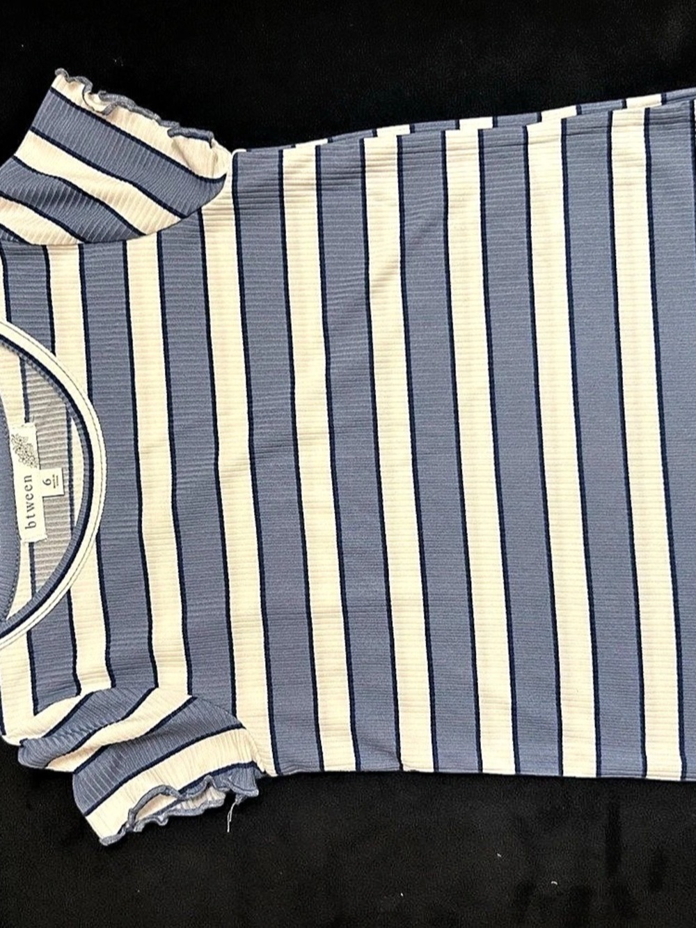 between Striped Short Sleeve Top Size Small